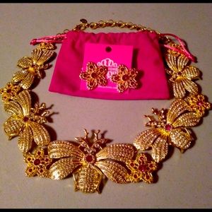 Sassy Jones Hollidazzle Necklace and Earring Set.